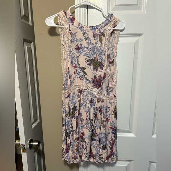 Free People Dresses & Skirts - Free People Intimates Light pink floral open back sleeveless dress. Size unknown